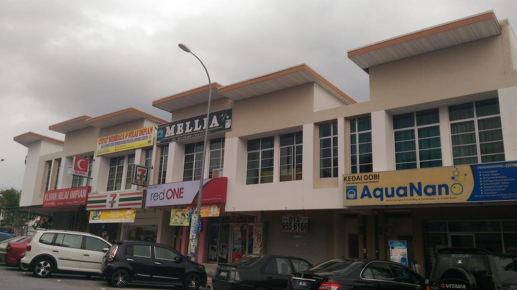 Kenanga Homestay Nilai Exterior foto